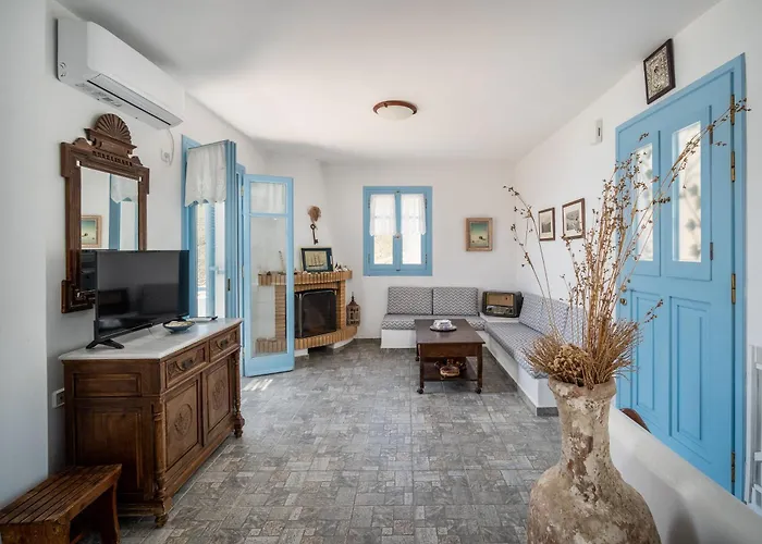 Psili Ammos Serifos Town