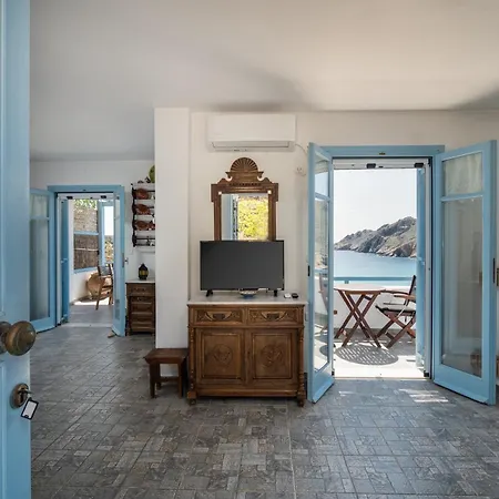 Psili Ammos * Serifos Town