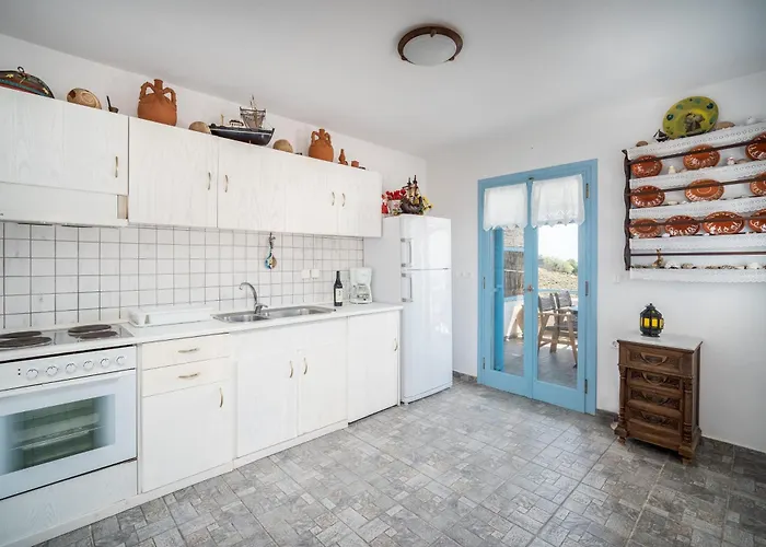 Psili Ammos Serifos Town